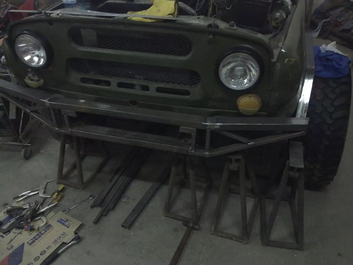 Передний бампер на УАЗ 469 из трубы