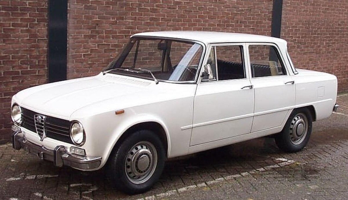 Alfa Romeo Giulia 1300 super
