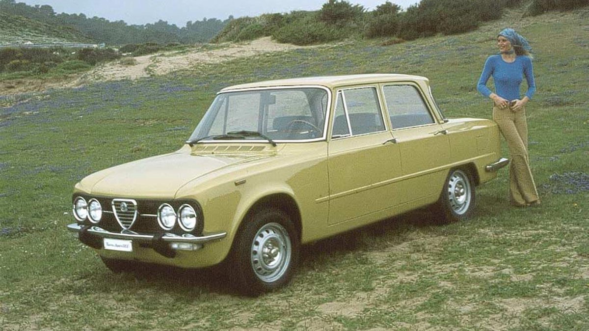 Alfa Romeo Giulia 1300 super