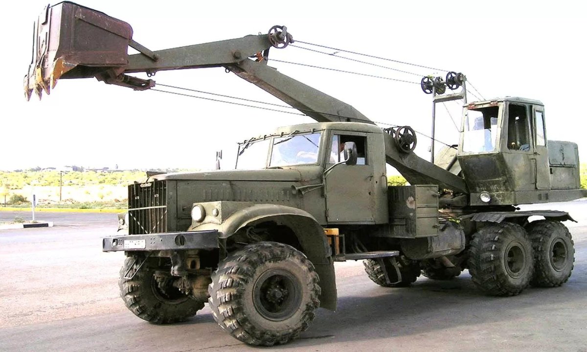 КРАЗ 255 экскаватор