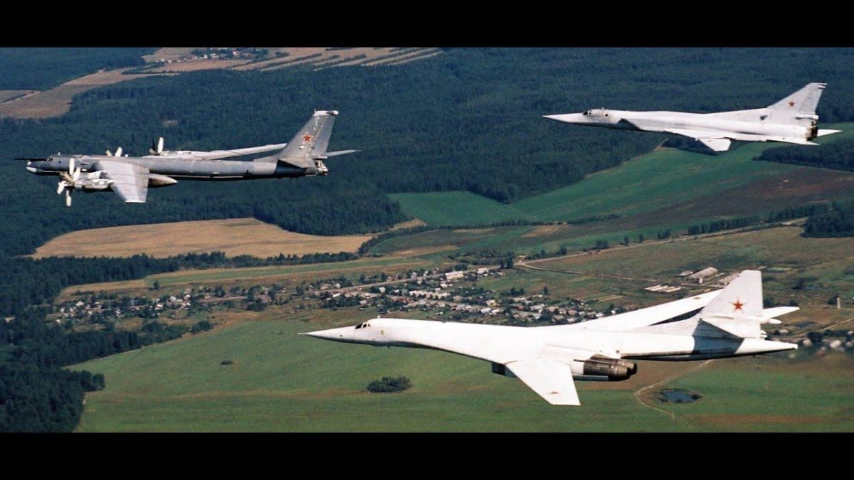 Самолеты дальней авиации России ту 160