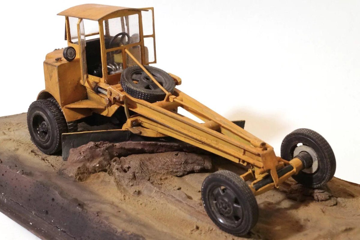 Грейдер ГП-13.01