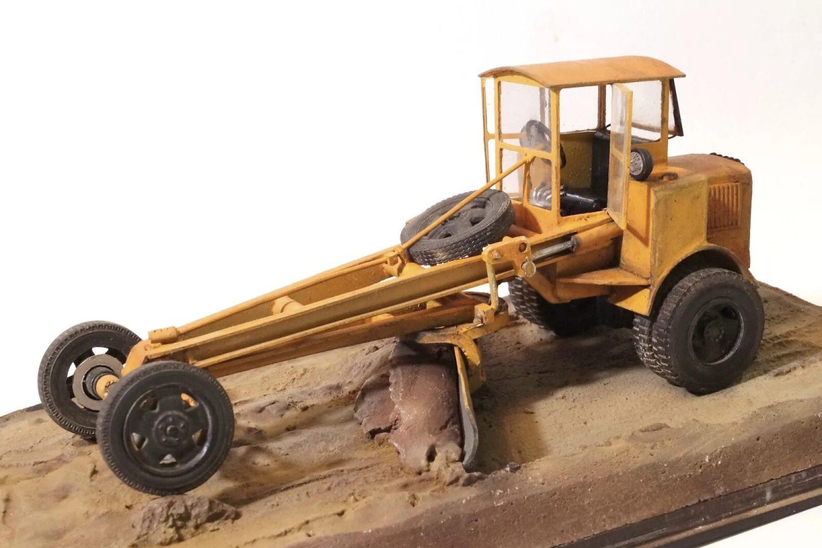 Грейдер ДЗ 143