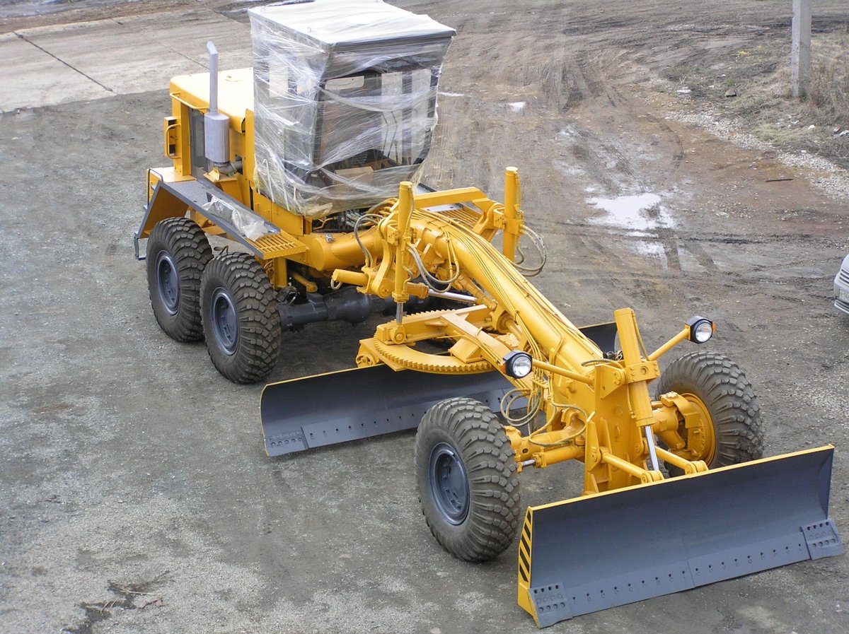 Грейдер ДЗ 98 новый