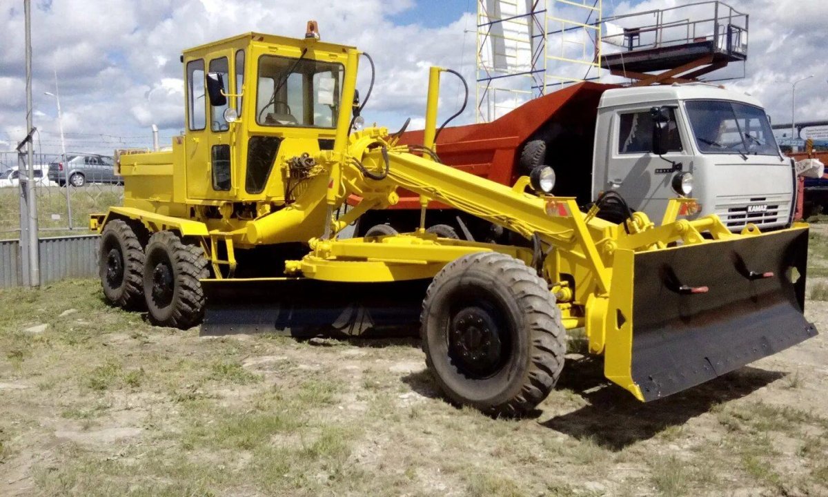 Автогрейдер ДЗ-122