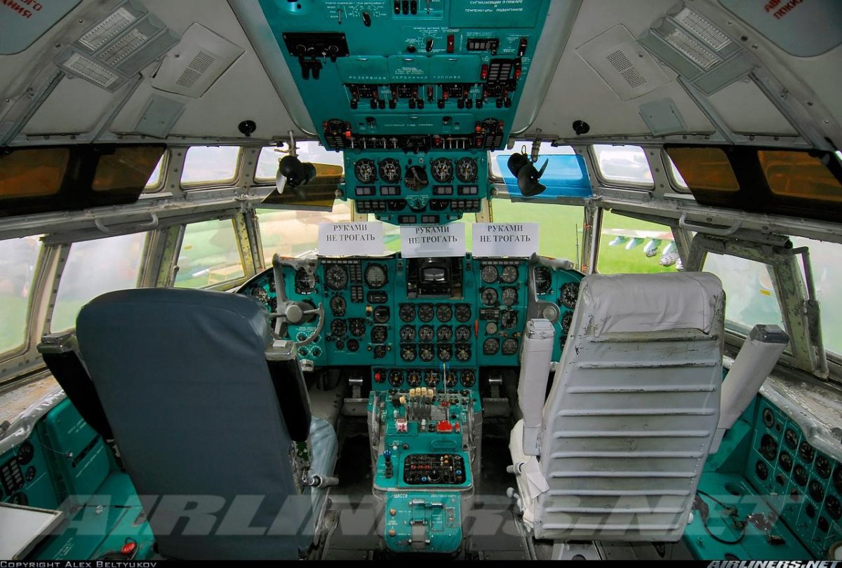 Ил-62 кабина пилотов
