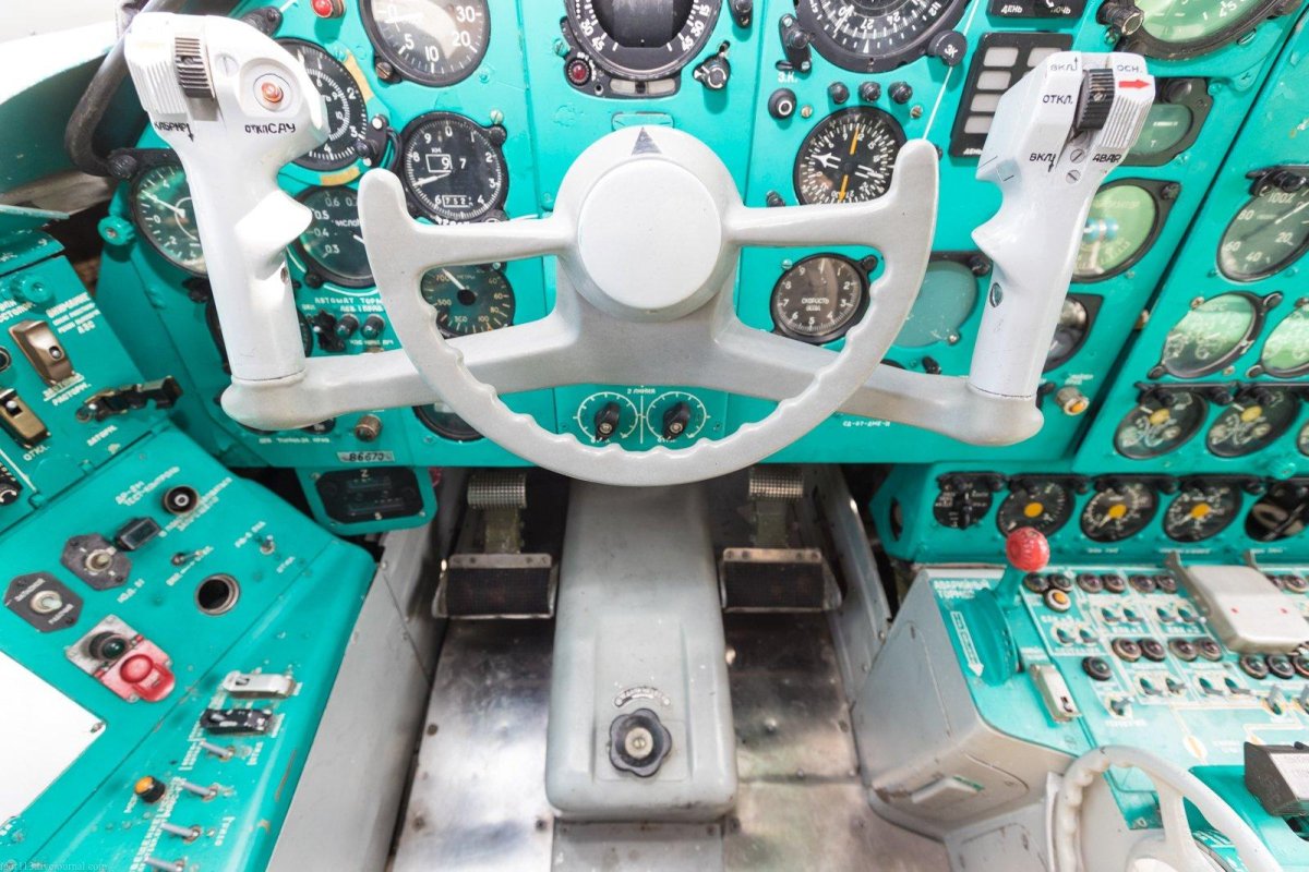 Кабина ил-62 Монино