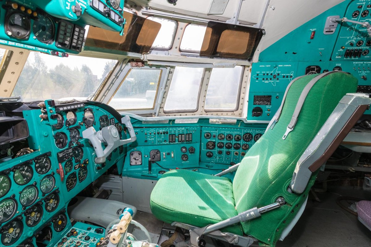 Ил-76 кабина пилотов