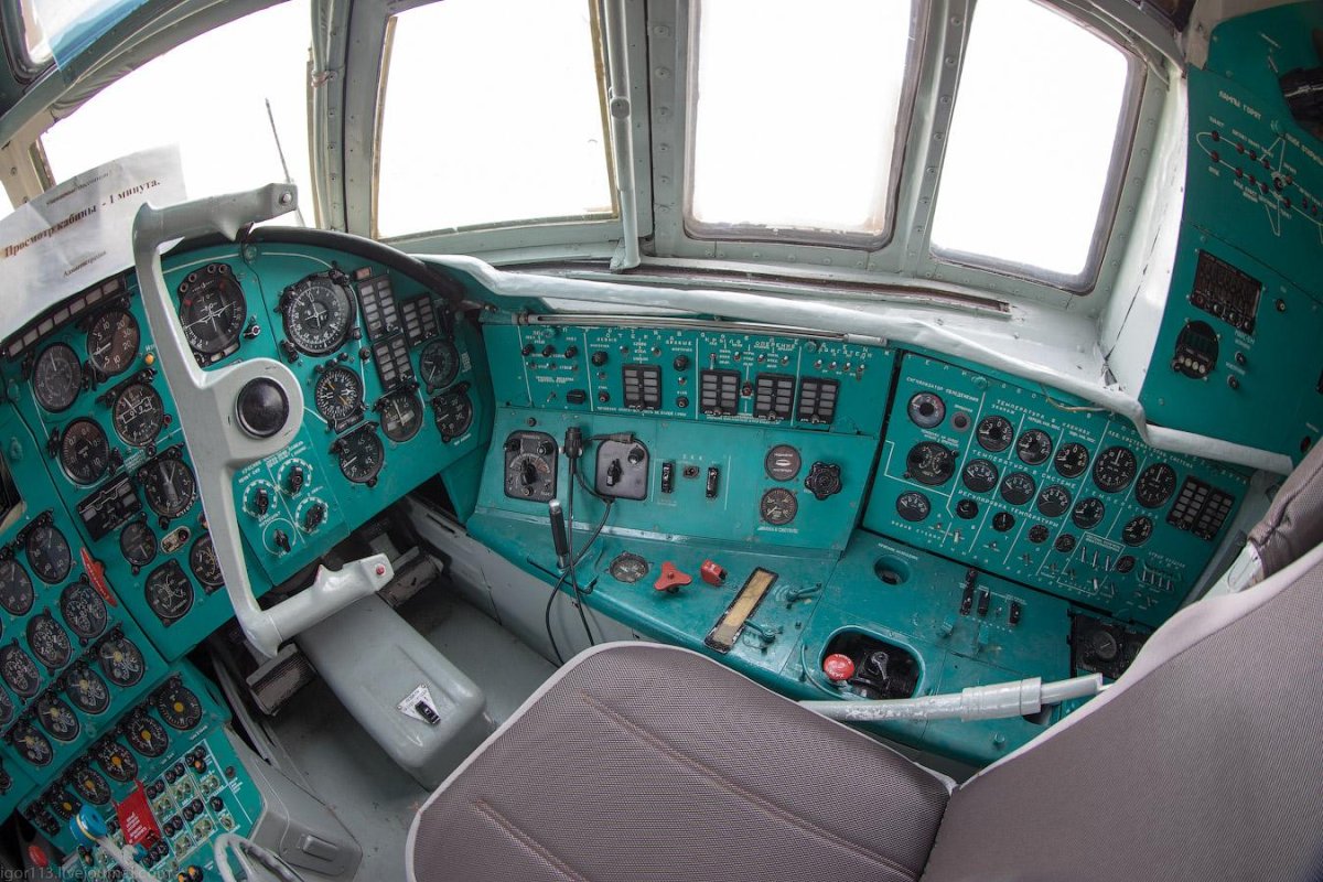 Ил-114-300 кабина