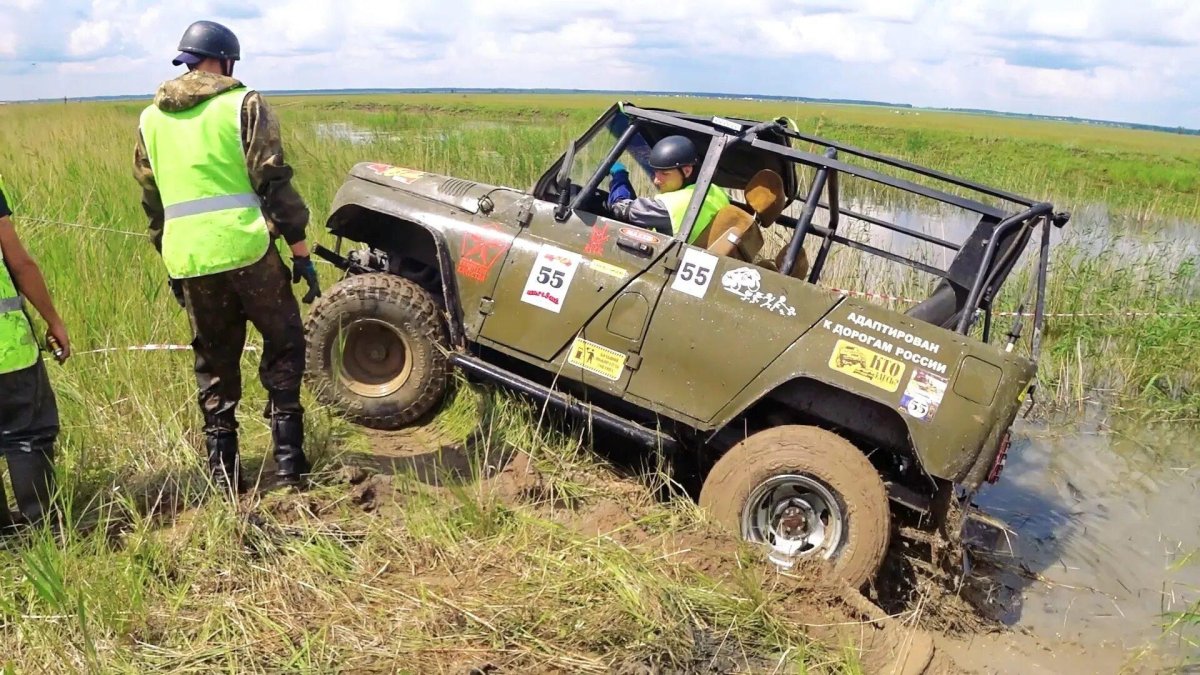 Девушки джип триал