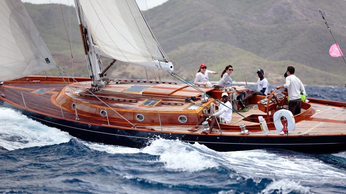 Яхта спирит 52 парусная