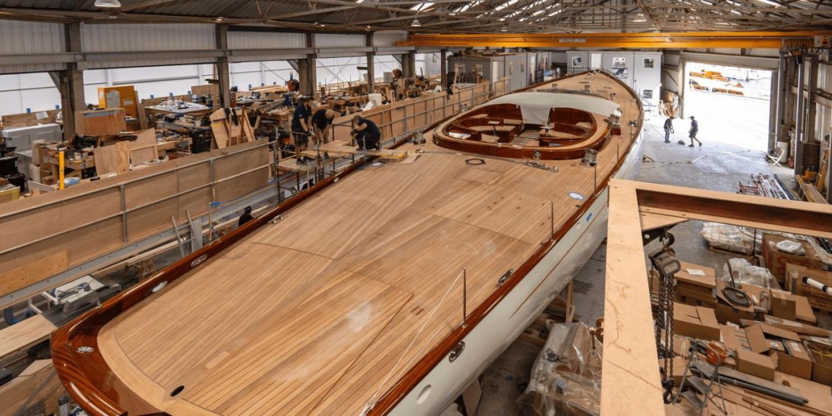 Яхта парусная спирит