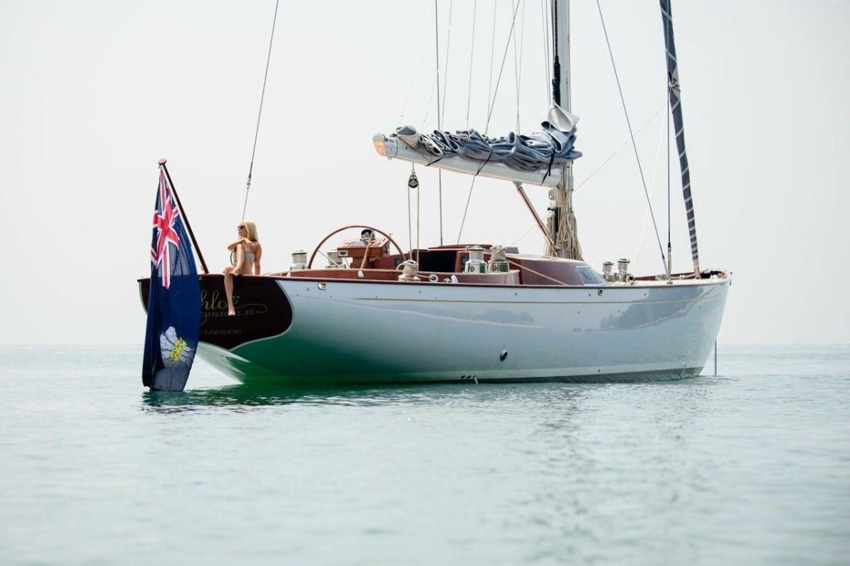 Яхта спирит 52 парусная