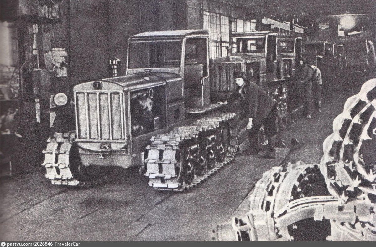 Первый трактор Сталинградского тракторного завода