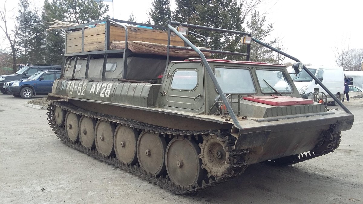 Гусеничный тягач ГАЗ-34039