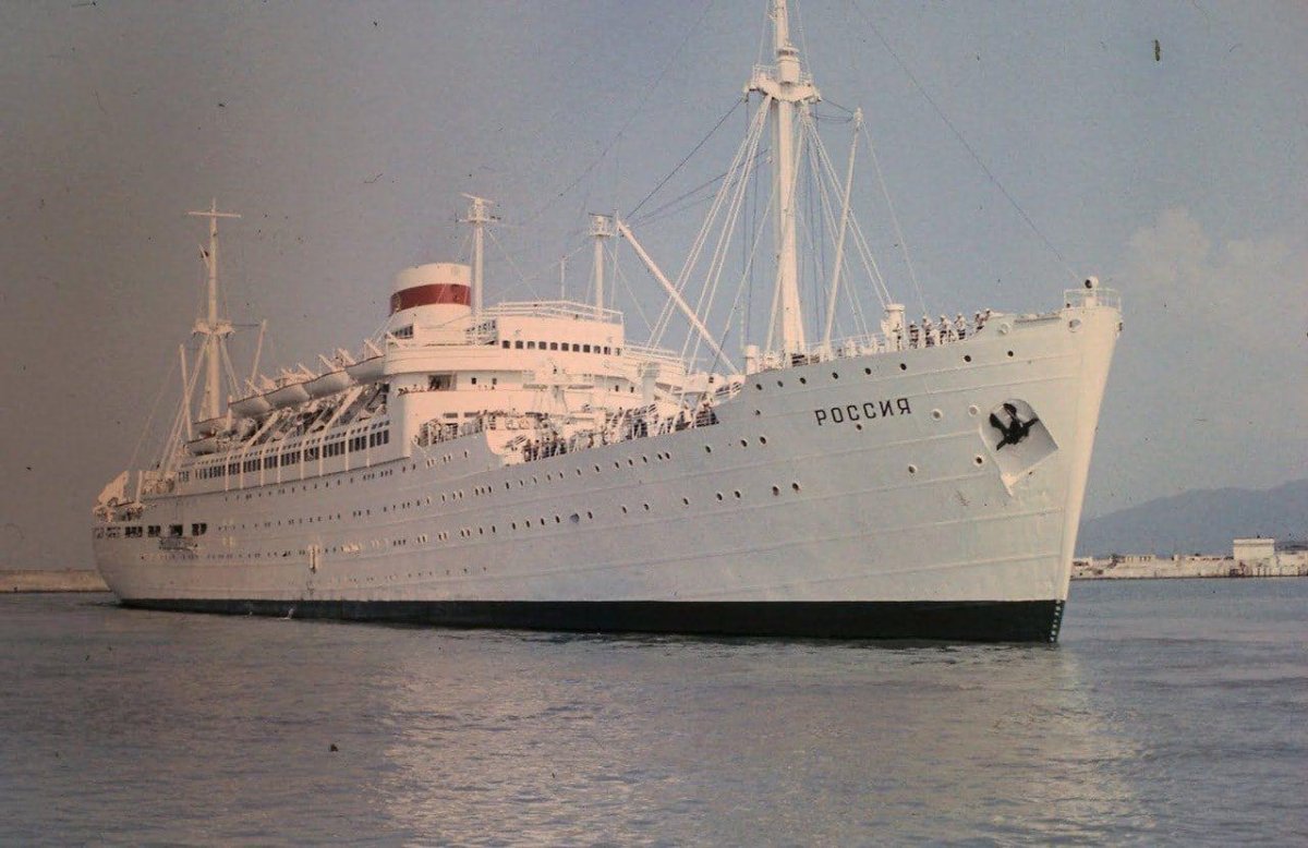 Теплоход Россия Адольф Гитлер