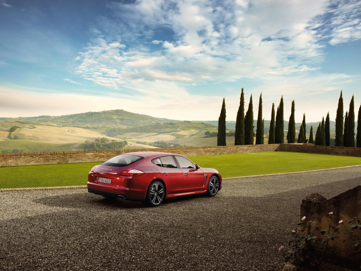 Порше Панамера 2013