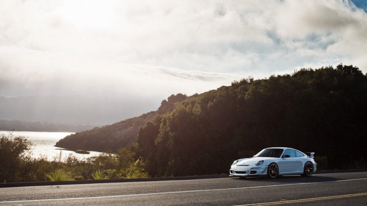 Дорога природа горы вид сбоку