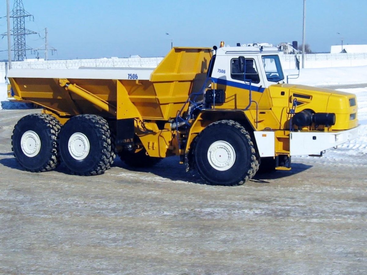 Самосвал МОАЗ-75054