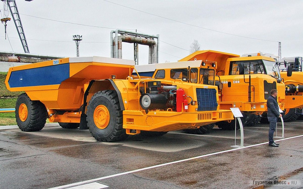 Шахтный самосвал МОАЗ