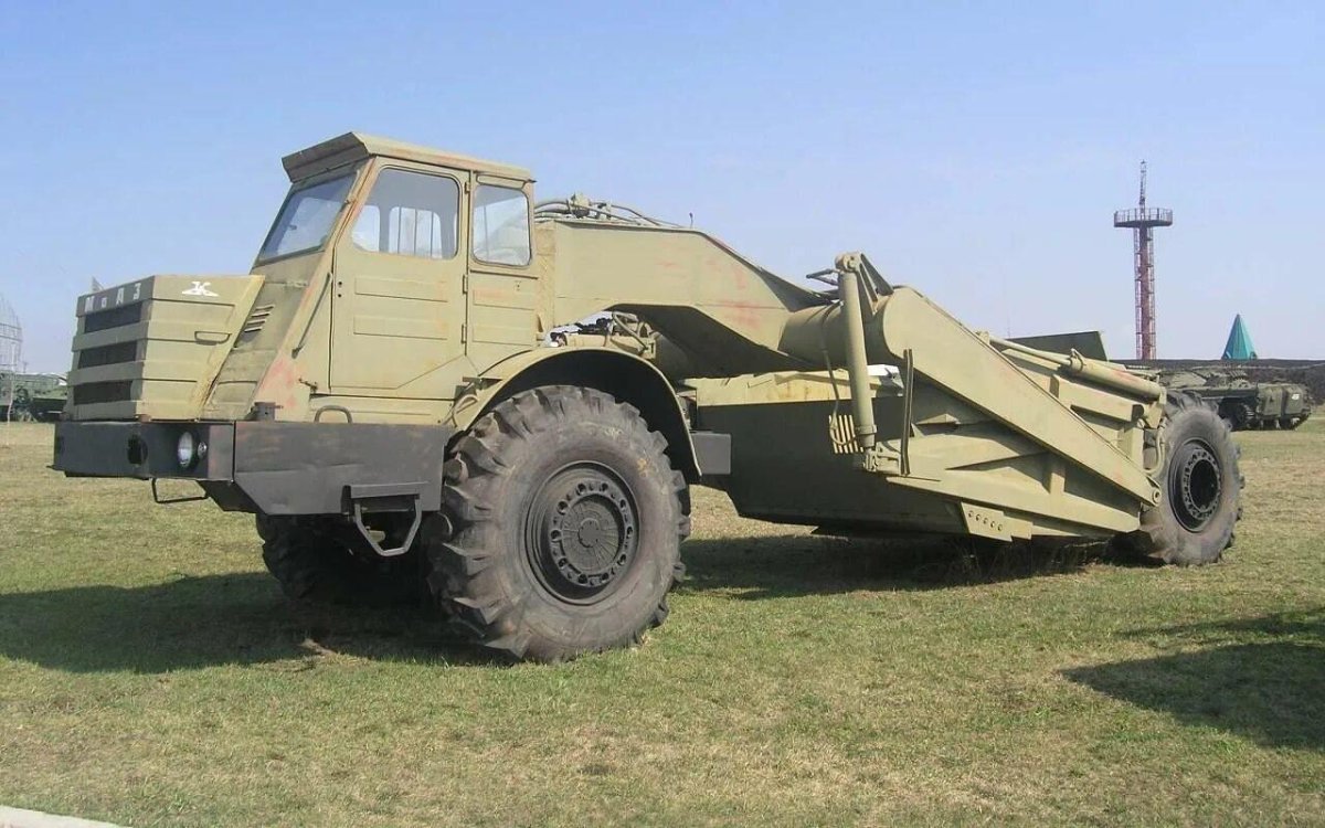 Скрепер самоходный МОАЗ-6014