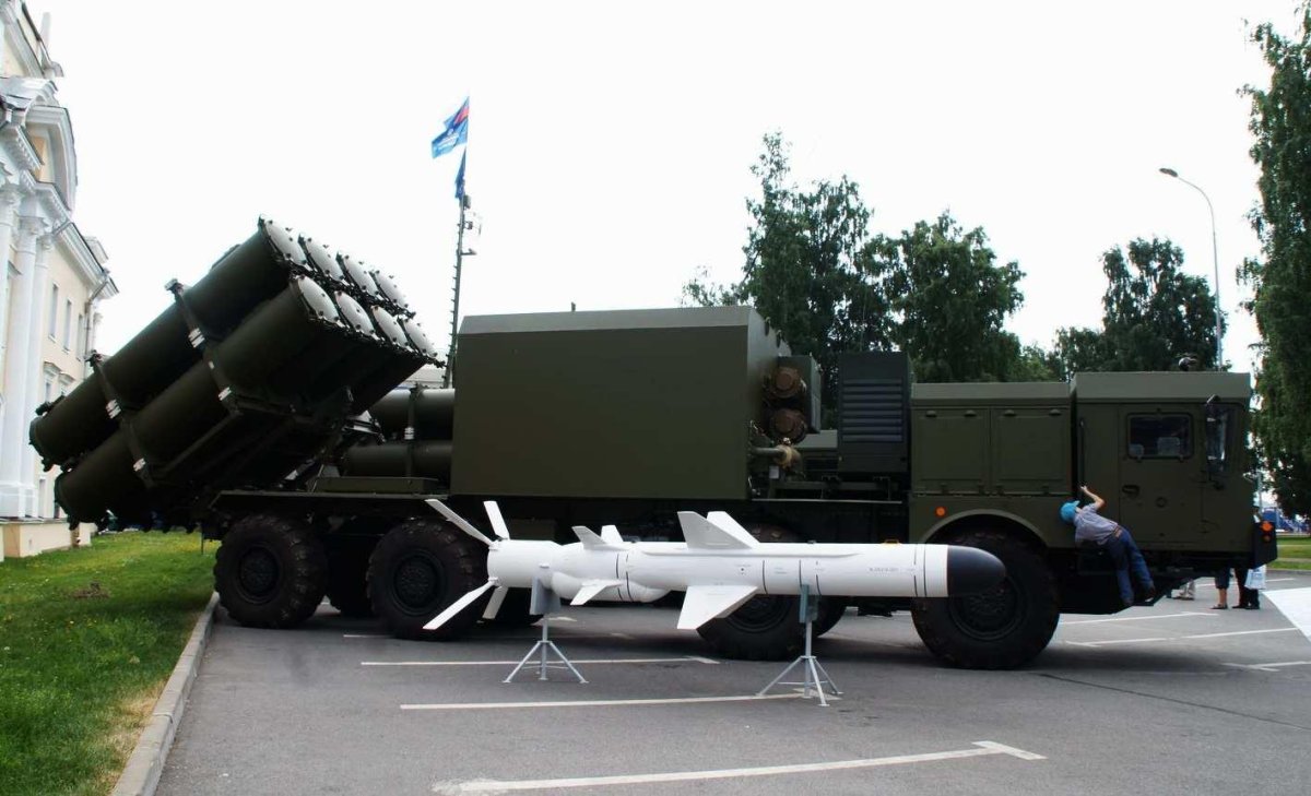 Береговой ракетный комплекс 3к60 «бал» МАЗ 543