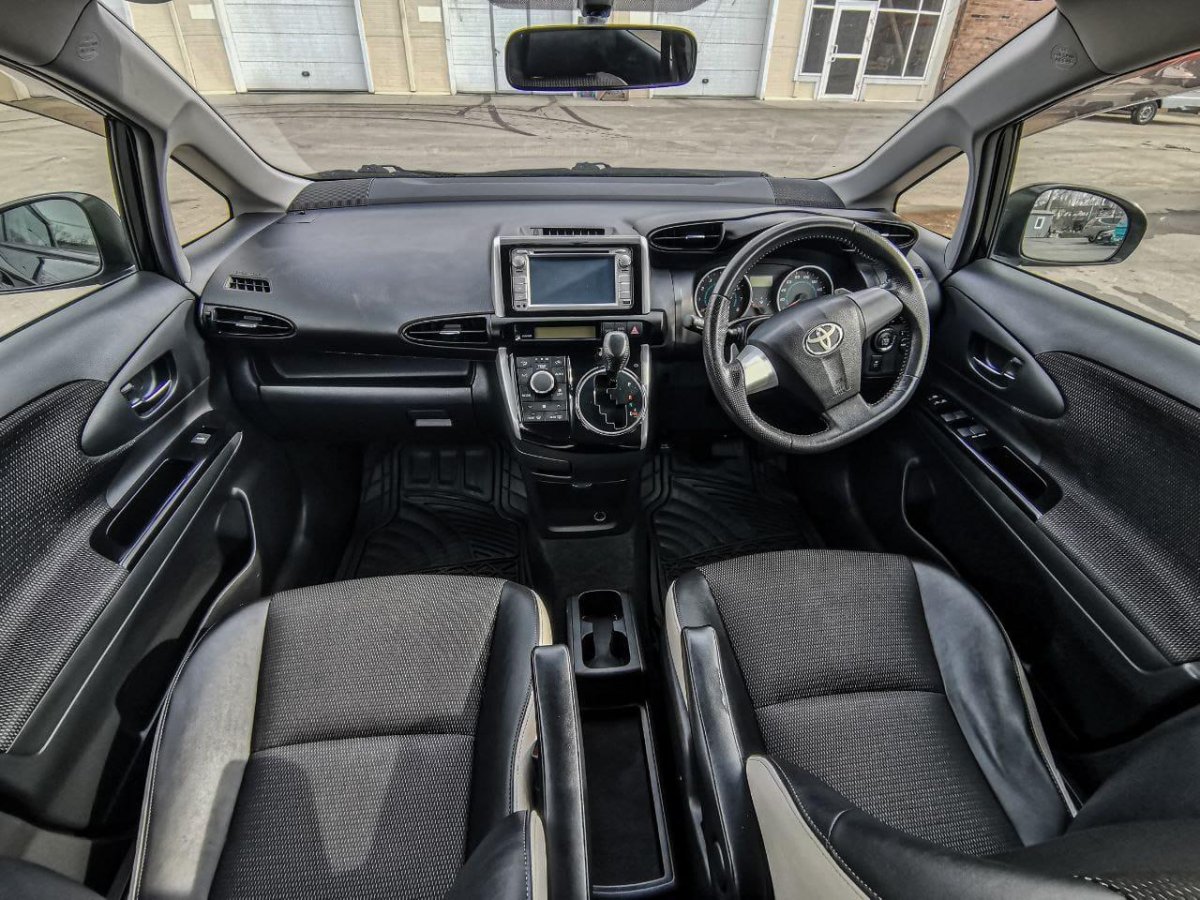 Тойота Wish 2018