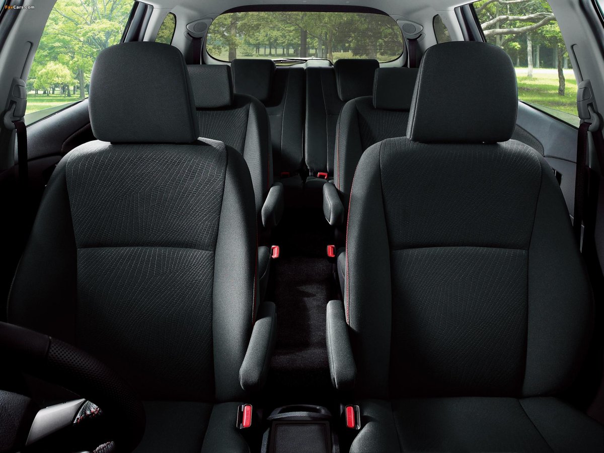 Toyota Wish 2009 салон