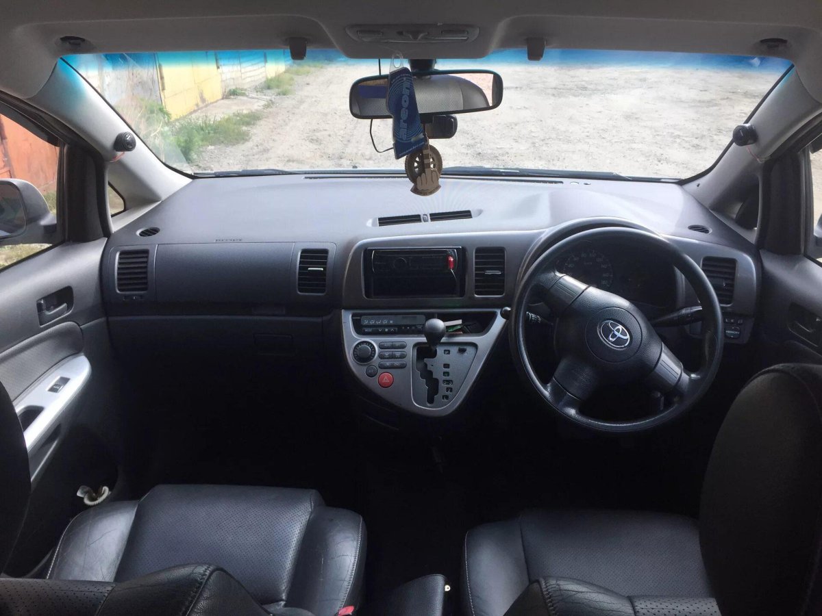 Toyota Wish 2007 салон