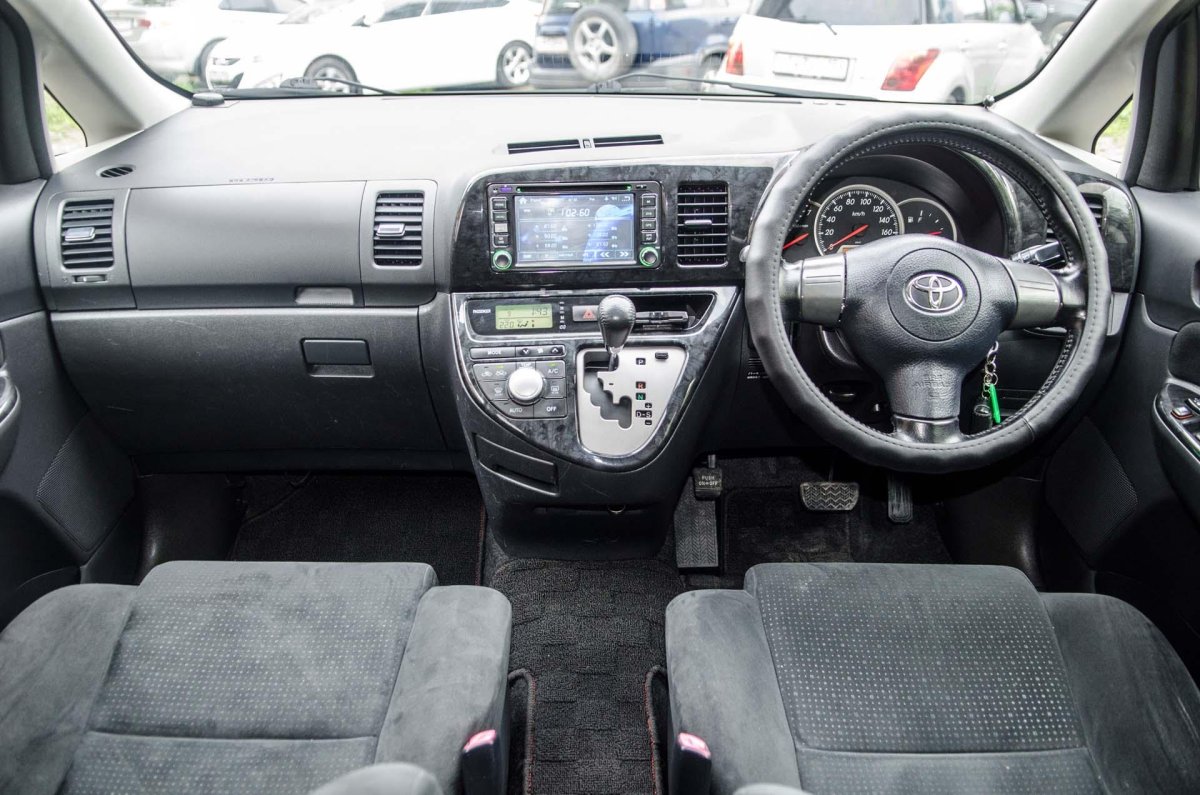 Toyota Wish 2008 года