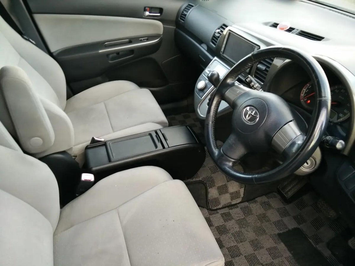 Toyota Wish 2007 салон