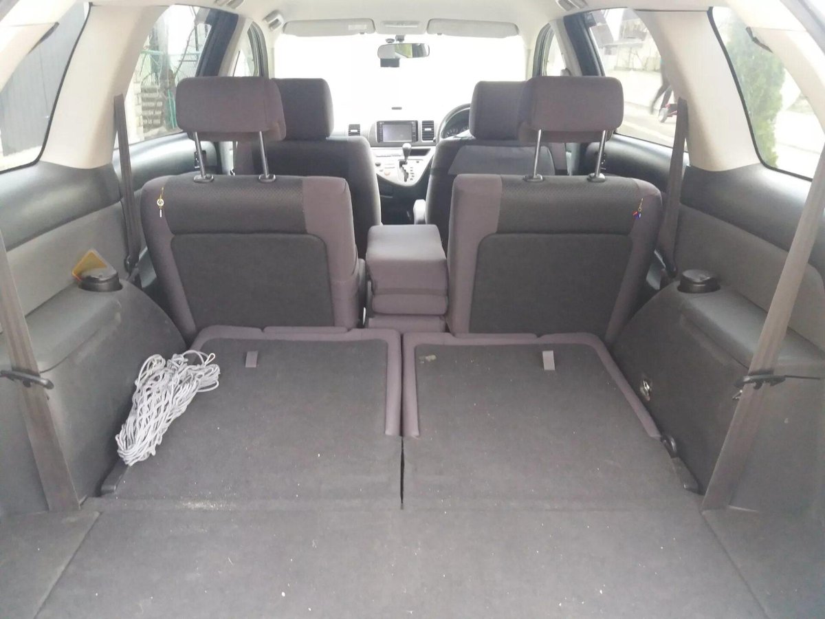 Toyota Wish 2005 багажник