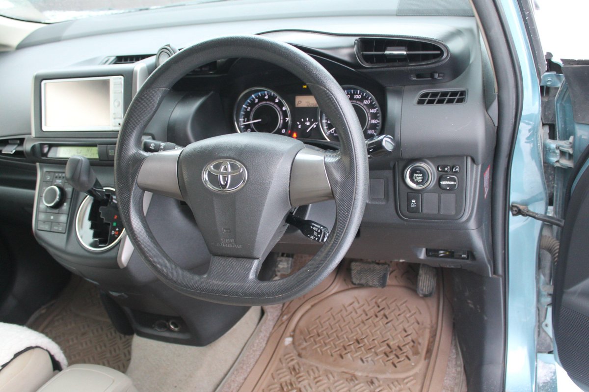 Toyota Wish 2011