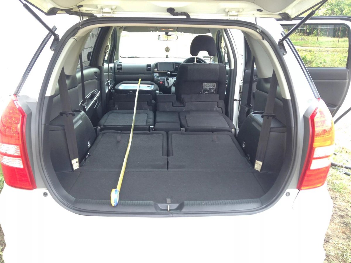 Toyota Wish 2005 багажник