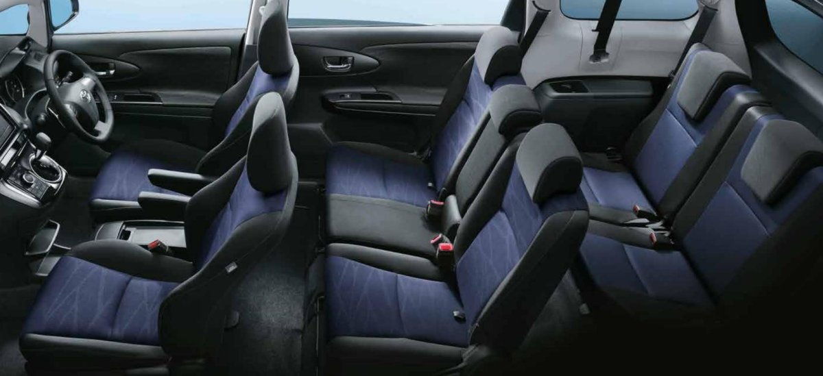 Toyota Wish 2015 салон
