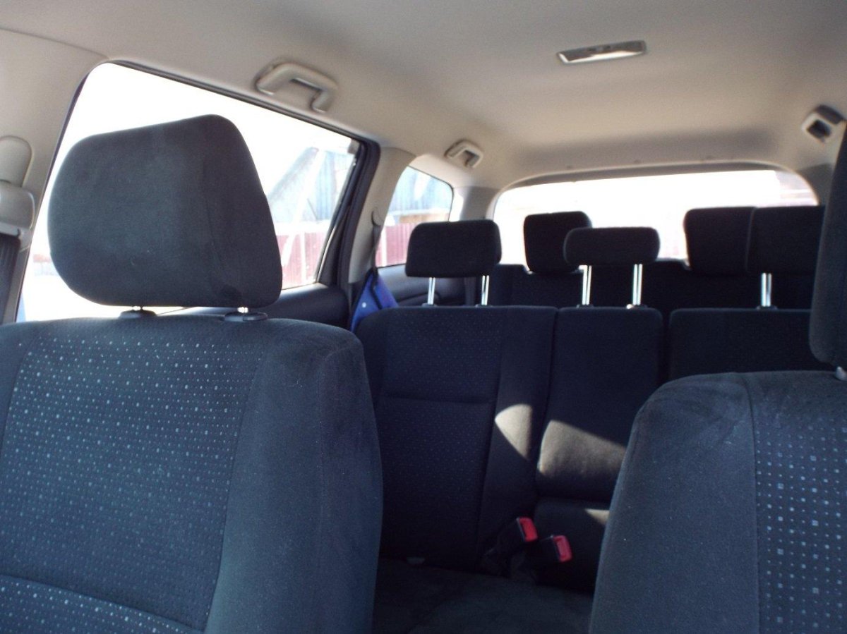 Toyota Wish 2005 салон