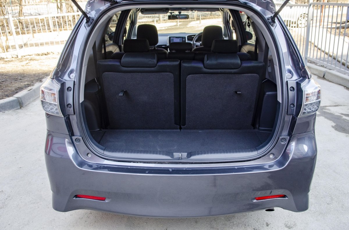 Тойота Виш 20