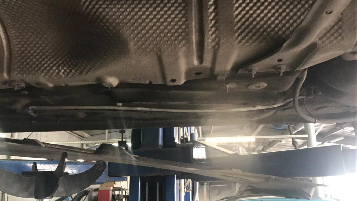 Днище Octavia a5 FL