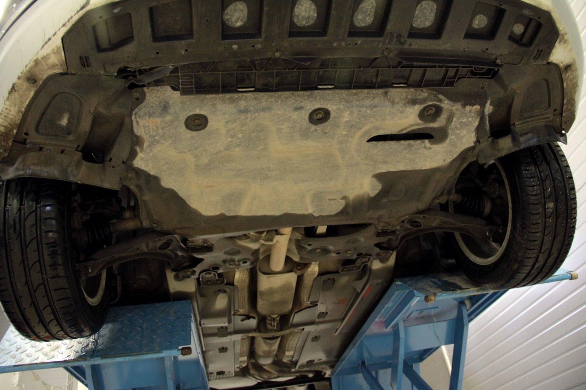 Шкода Рапид 1.4 днище