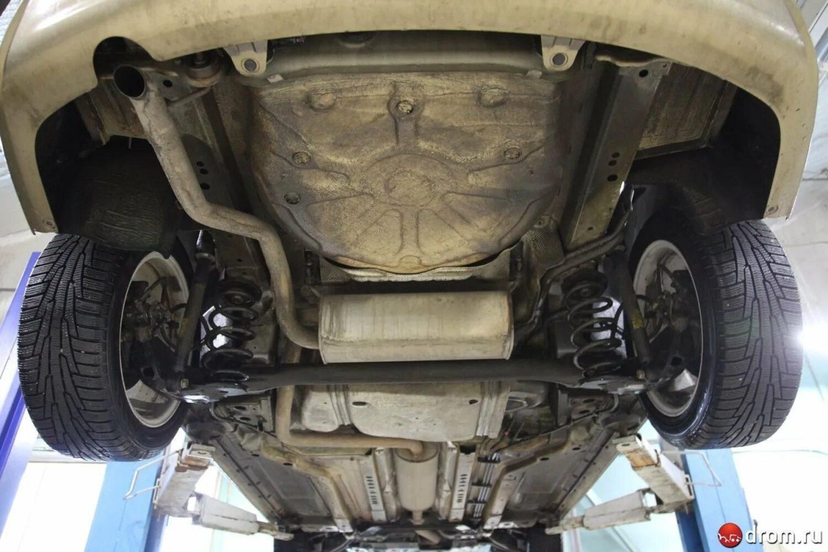 Днище Octavia a5 FL