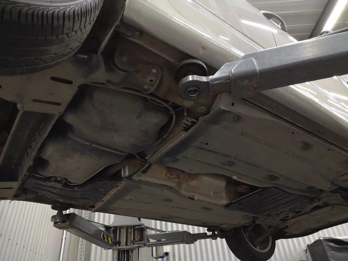 Днище Шкода Октавия 1.6