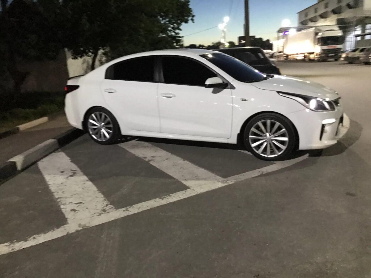 Kia Rio Камрики r17