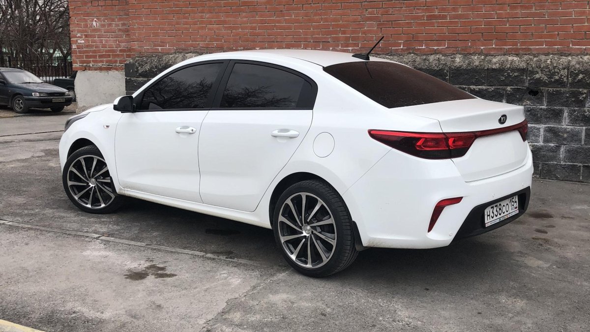 Киа Рио 4 белая