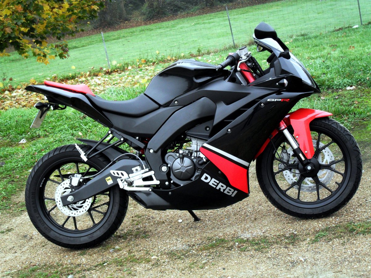 Derbi GPR 125 черный