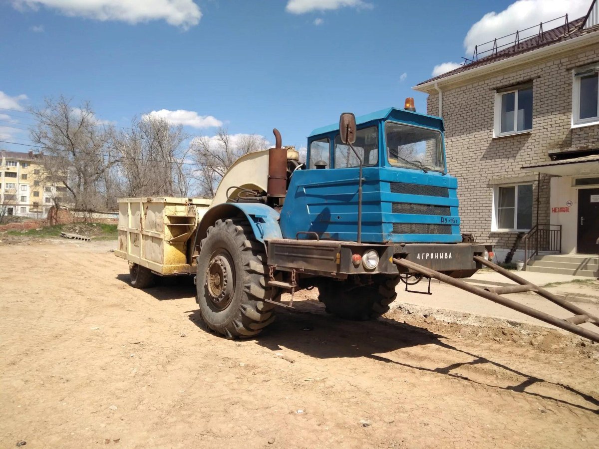 Одноосный тягач МОАЗ