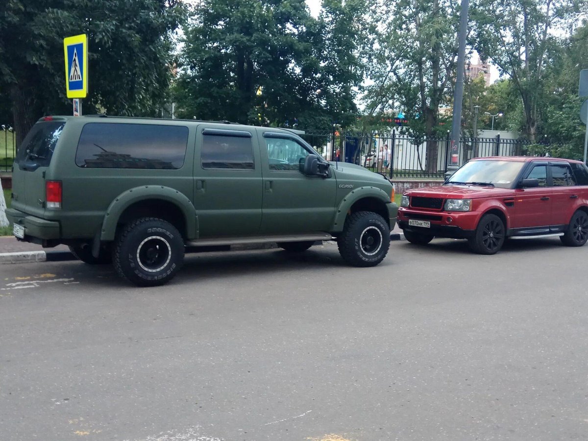 Ford - Excursion u137