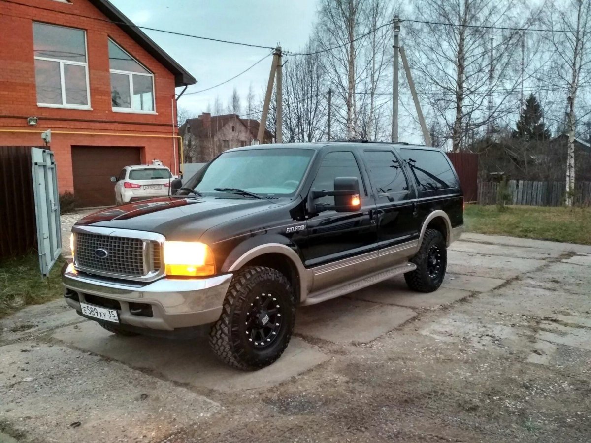 Ford Excursion 1995