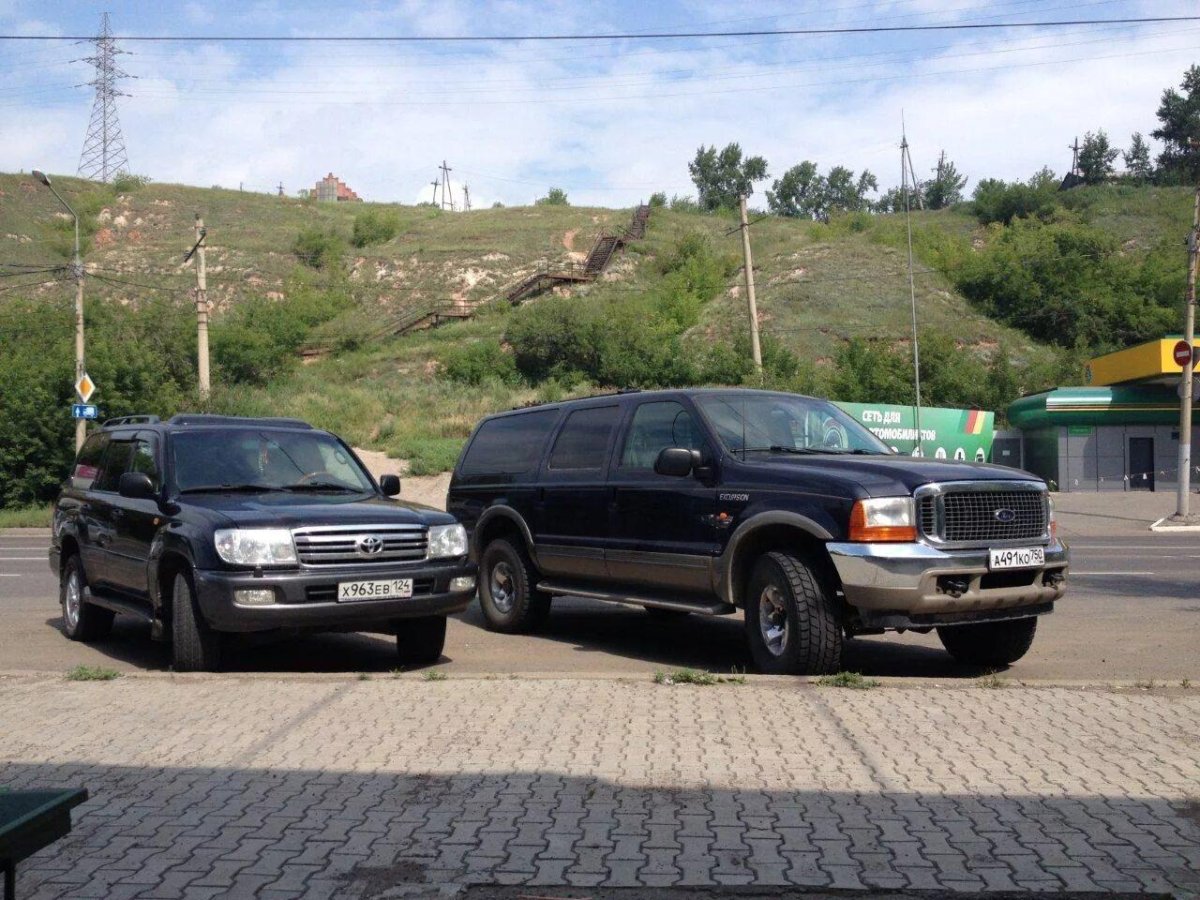 Ford Excursion Land Cruiser