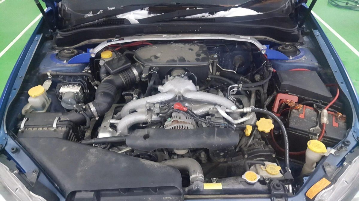 Подкапотка Субару Импреза 2008