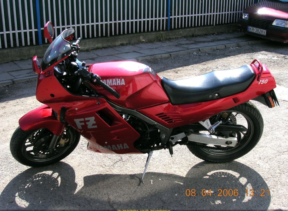 Ямаха ФЗР 750 Генезис